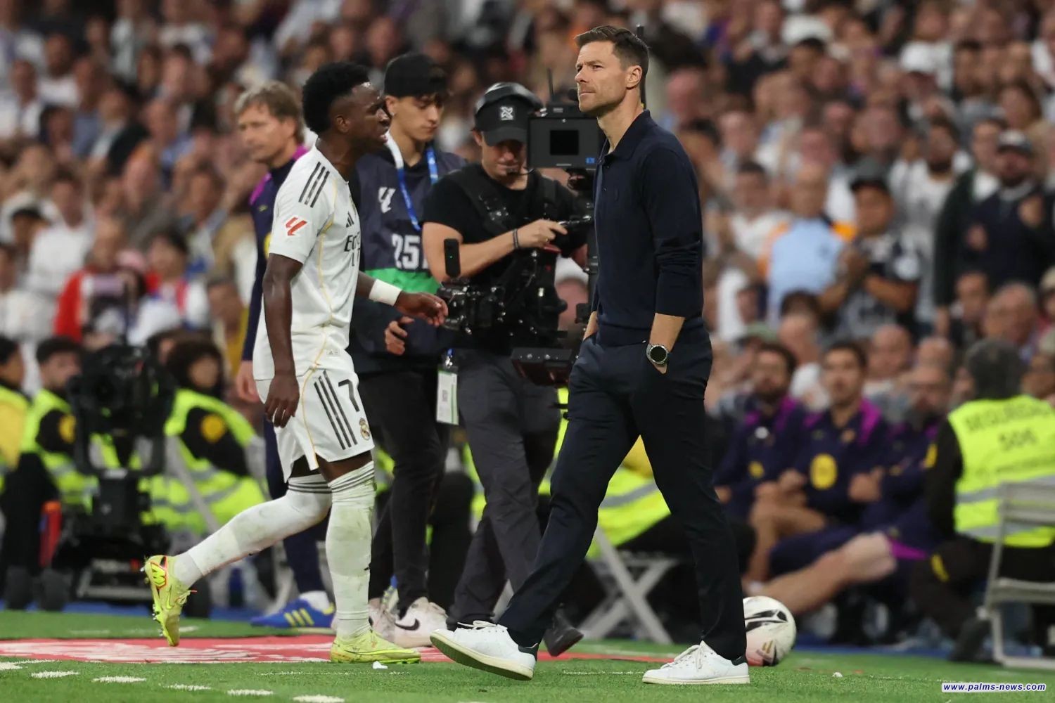 فينيسيوس يقدّم اعتذاراً رسمياً لجماهير ريال مدريد بعد الكلاسيكو